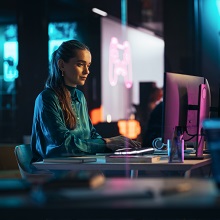 Должна ли российская компания платить НДС при покупке электронных услуг у иностранного ИП